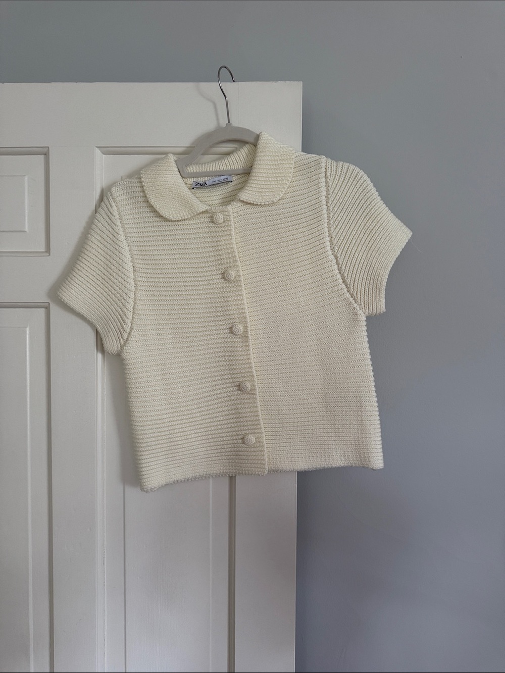 Zara Cream Short-Sleeve Knit Button-Up Top